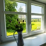 Mit Blick Auf Bergwiesen - Familienfreundliches Im Westallgäu